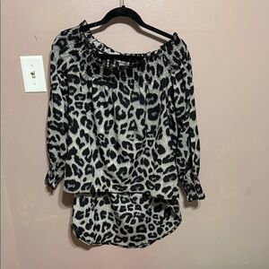 Stylish Black and White Leopard Print Women's Top